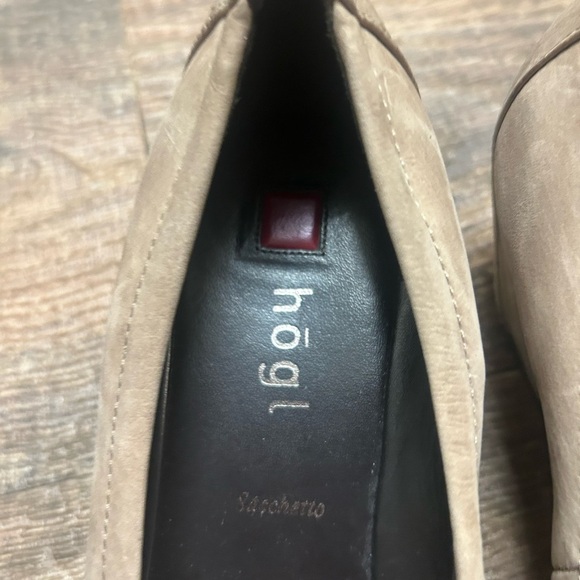 HOGL NWOT 7 Suede wedges with stone/feather embellishments - Picture 6 of 15